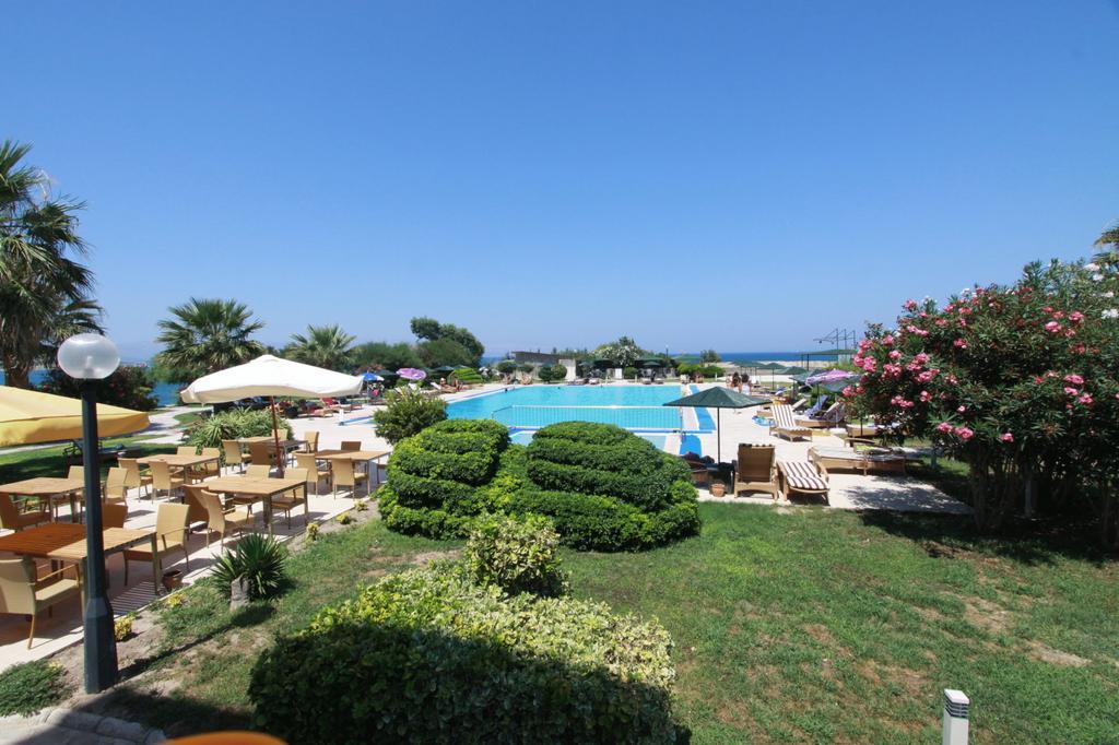 Babaylon Hotel Cesme Exterior foto