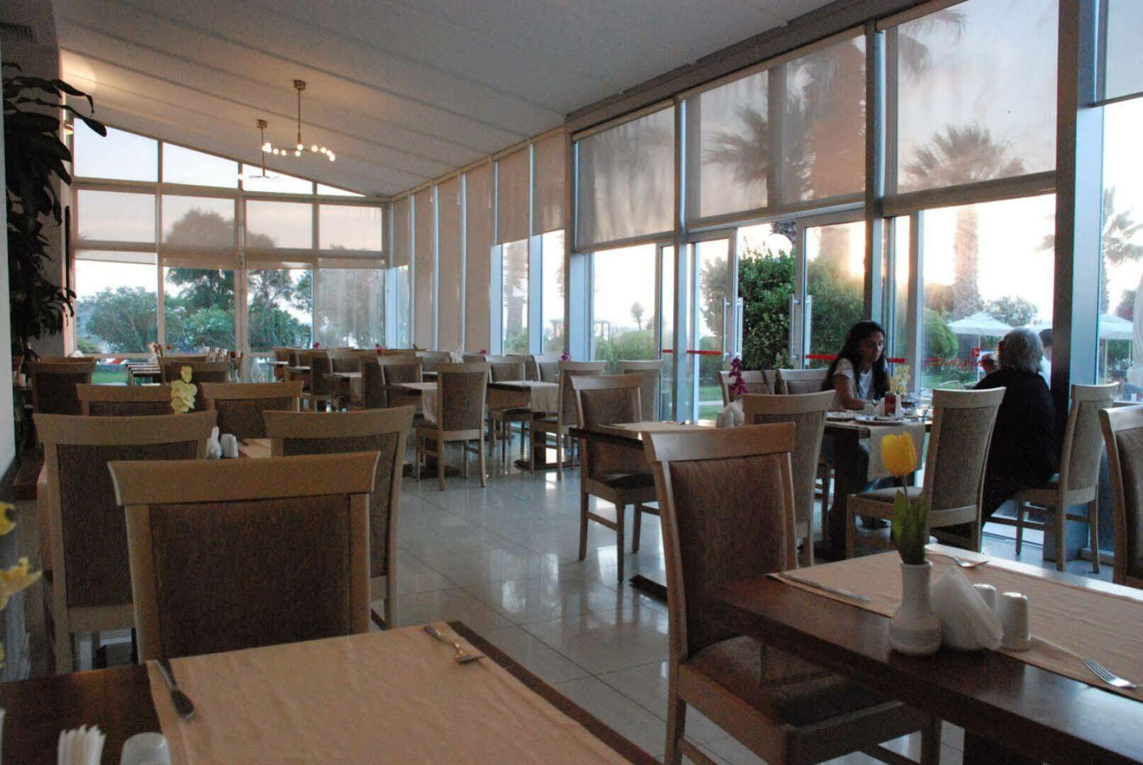 Babaylon Hotel Cesme Exterior foto